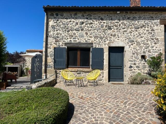 Domaine Des Pierres D Auvergne Flat Esterno foto