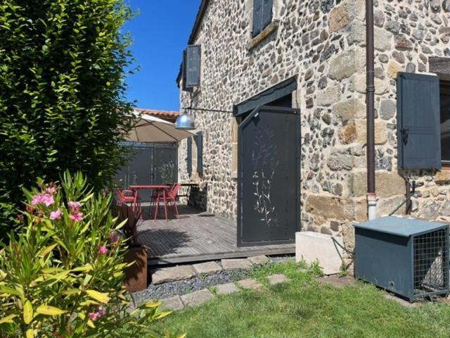 Domaine Des Pierres D Auvergne Flat Esterno foto